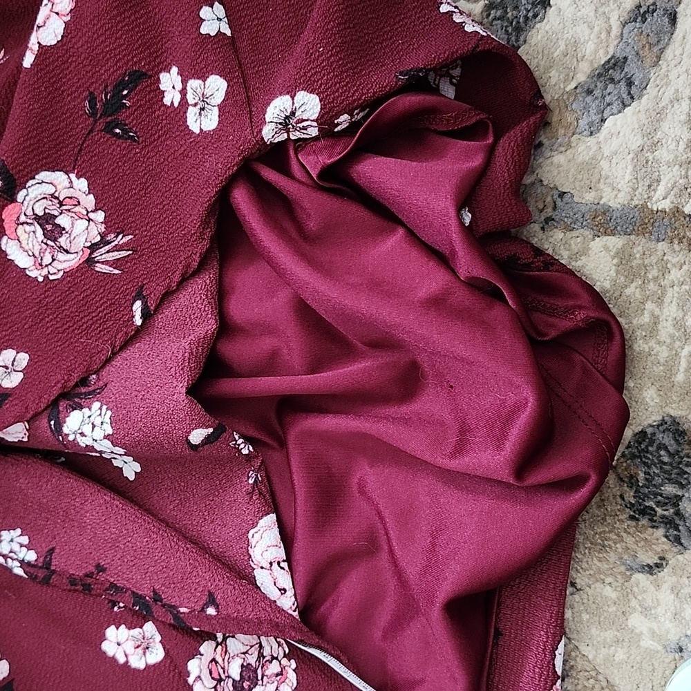 💙Ardene Size S - Beautiful NEW Burgundy Floral Patterned Dress (Lined) - Picture 5 of 5